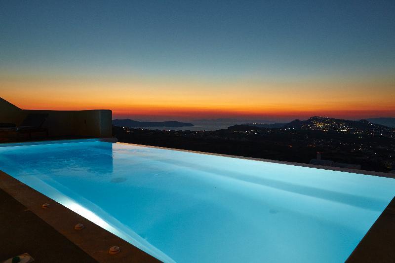 North Santorini A Luxury Spa Hotel Pírgosz Kültér fotó