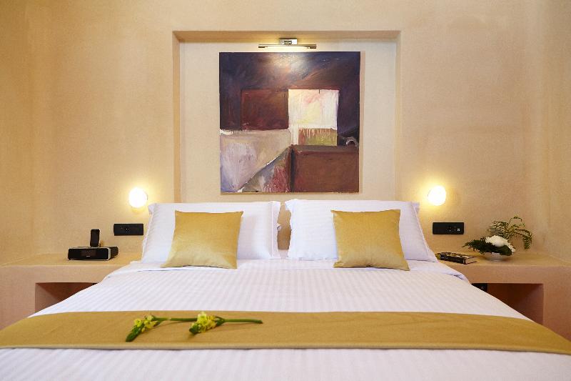 North Santorini A Luxury Spa Hotel Pírgosz Kültér fotó