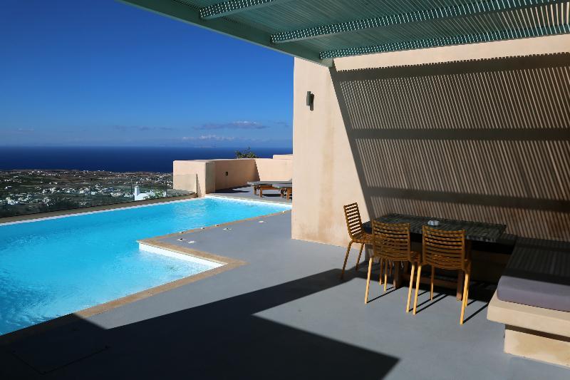 North Santorini A Luxury Spa Hotel Pírgosz Kültér fotó