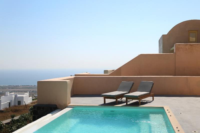 North Santorini A Luxury Spa Hotel Pírgosz Kültér fotó